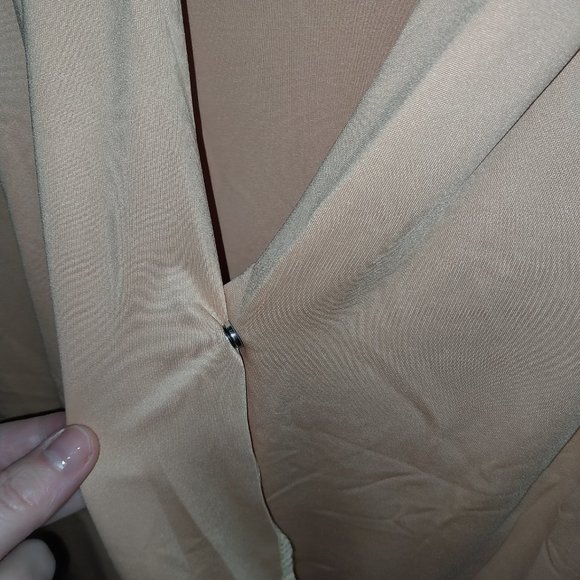 0082 - NWOT White Crossbody/Wrap Blouse (XL) - Picture 2 of 3